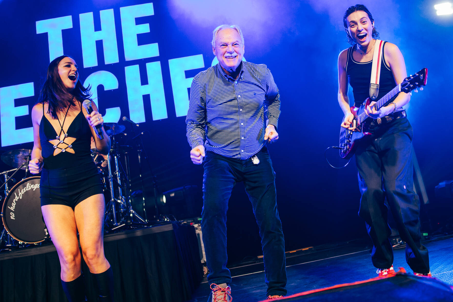 VIDEO: Vernon mayor kicks it up with The Beaches on stage