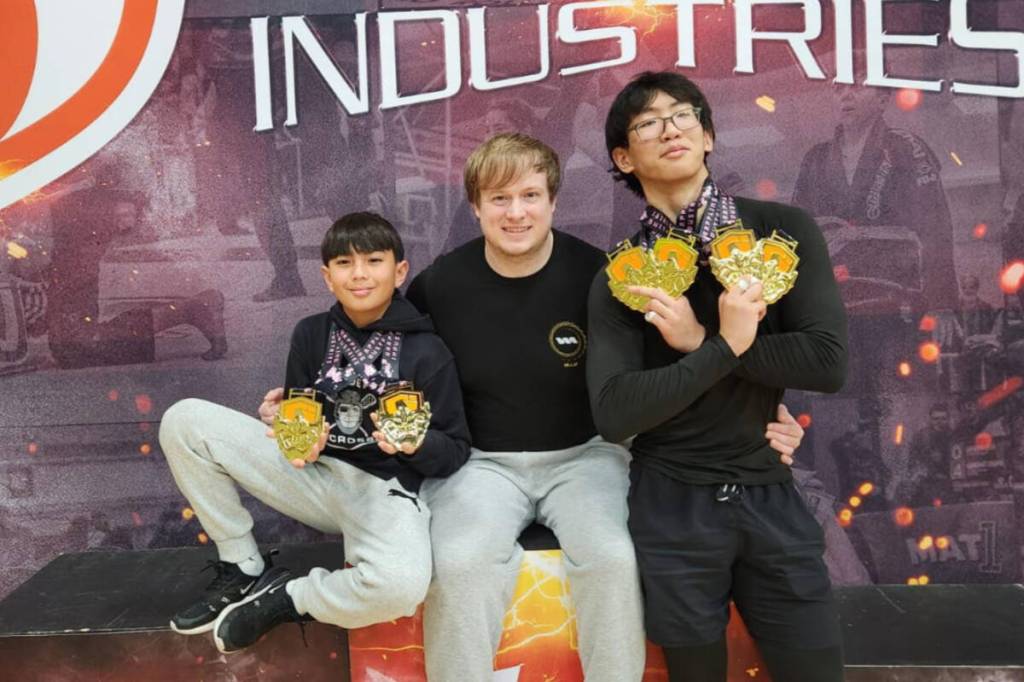 Nanaimo Brazilian jiu-jitsu students take home gold from Burnaby tourney